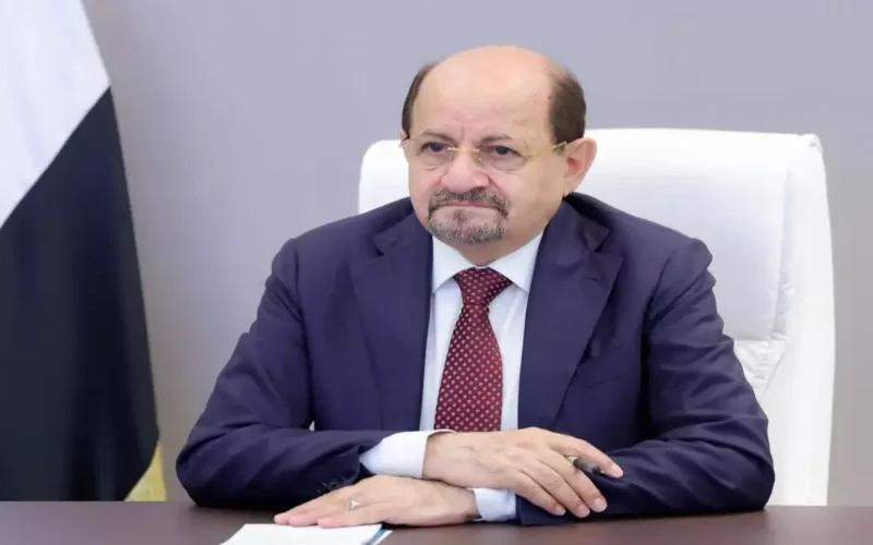 وزير النقل اليمني يعلن خطة تطوير اليمنية والمطارات بدعم سعودي